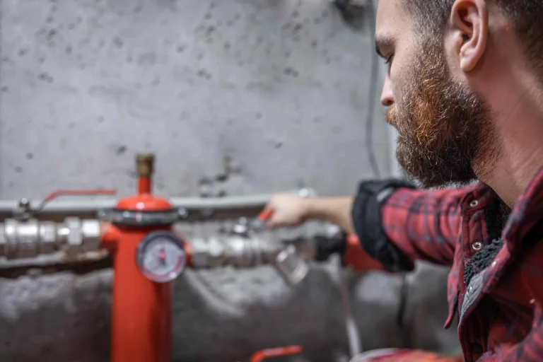 ilustrasi perawatan pompa hydrant diesel mandiri