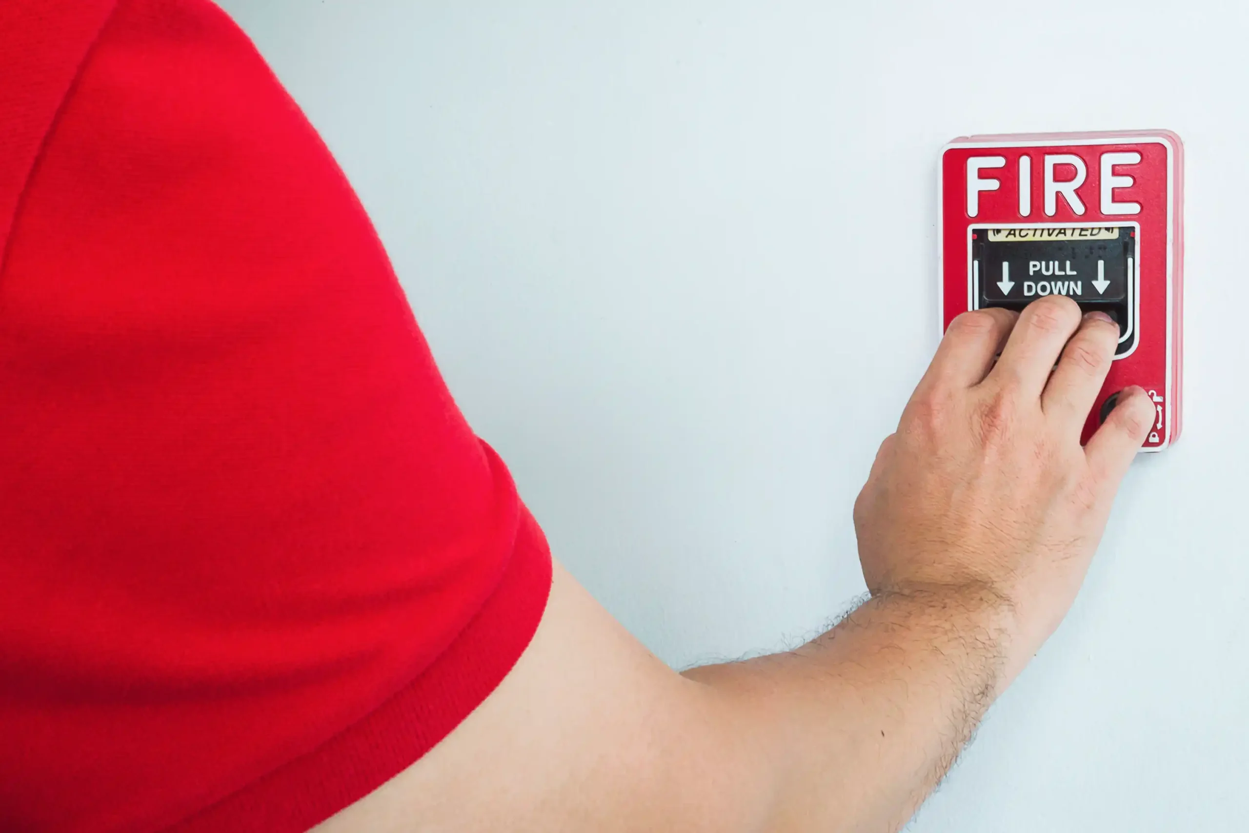 integrasi fire alarm sistem pabrik ilustrasi alarm kebakaran